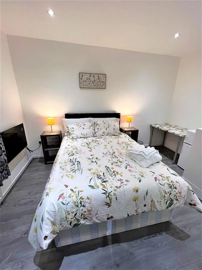 Stepney Green Beds To Stay 24 London 0*,  United Kingdom